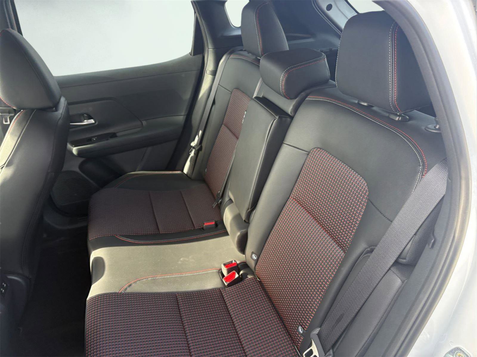 New 2026 Nissan Kicks SR w/ Cold Weather Package image 12