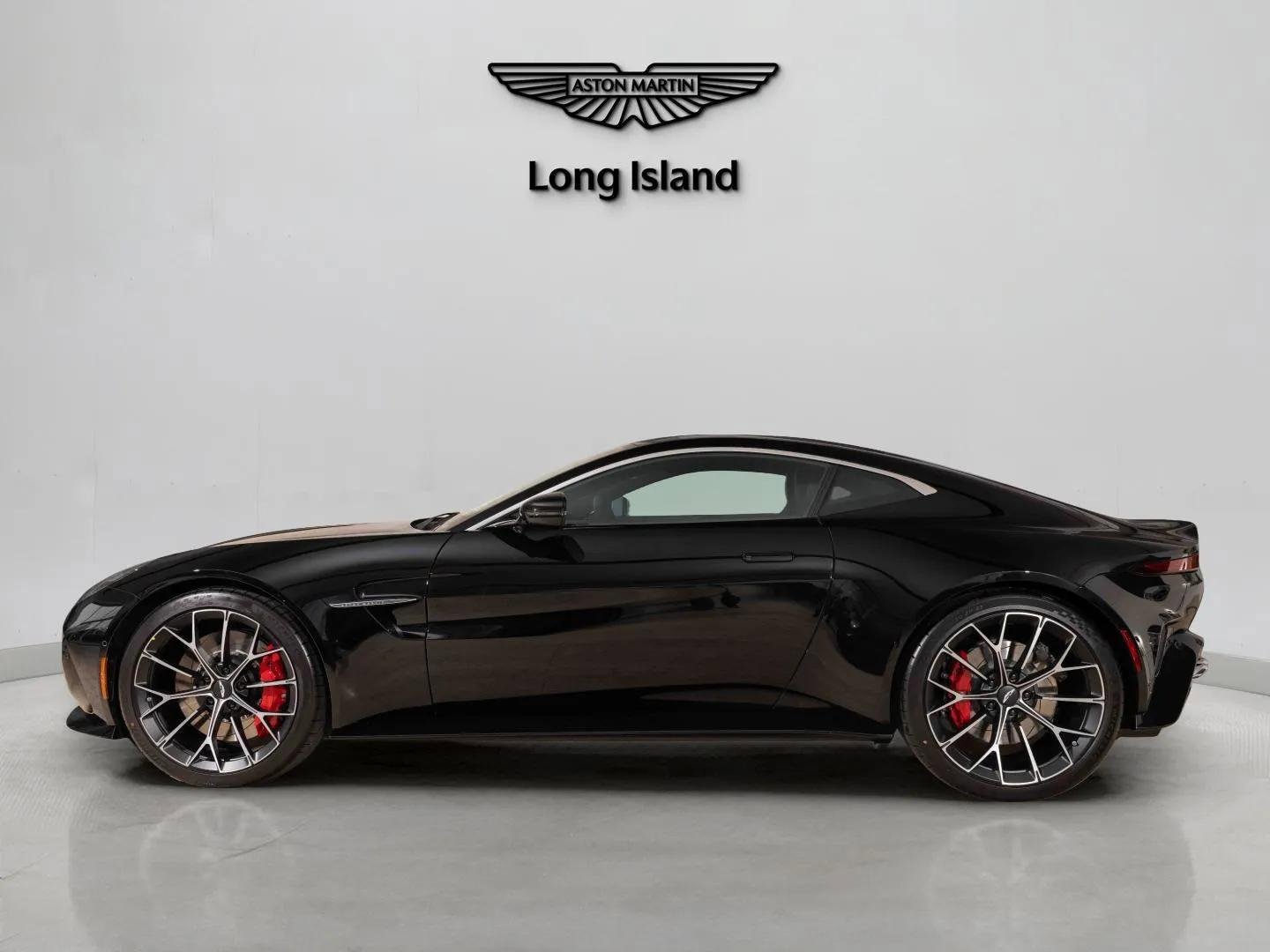 New 2025 Aston Martin V8 Vantage Coupe image 2