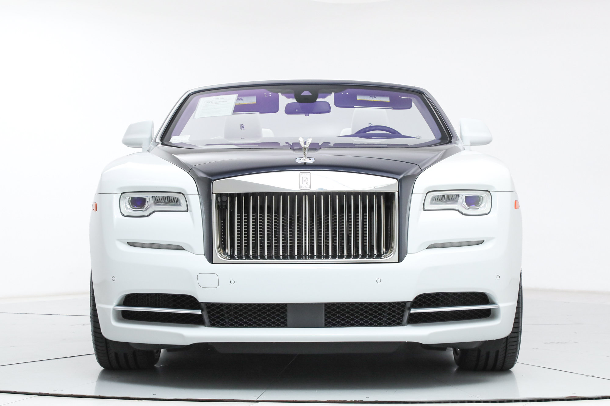 Used 2017 Rolls-Royce Dawn RWD image 10