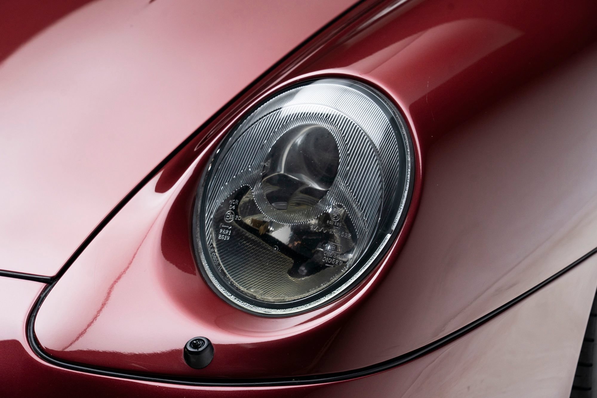 Used 1998 Porsche 911 Carrera RWD image 45