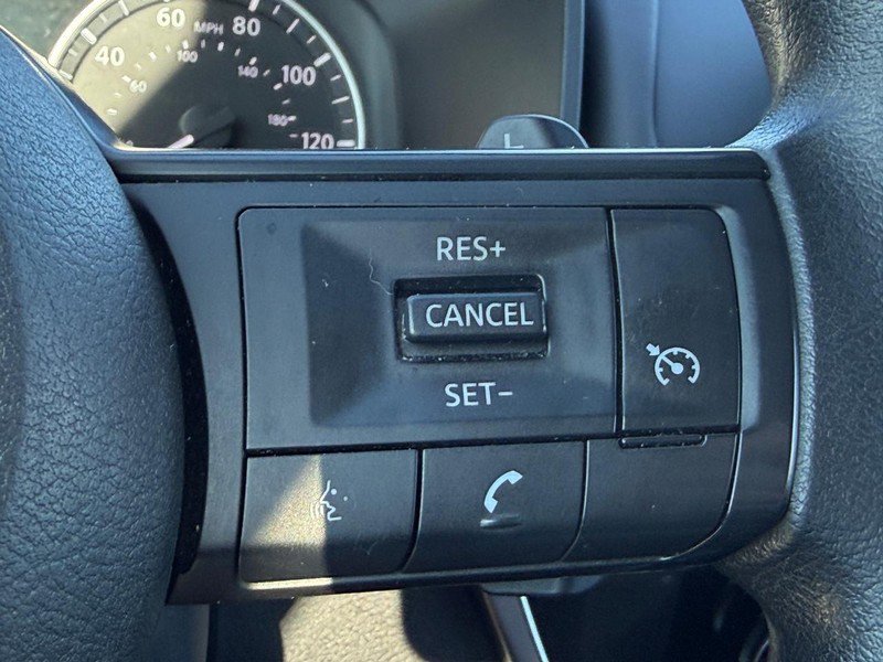 Used 2022 Nissan Rogue S image 14