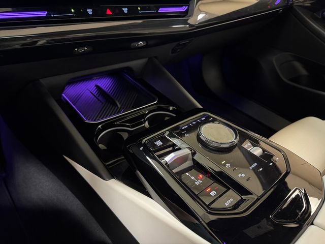 Used 2024 BMW 530i w/ Convenience Package image 19