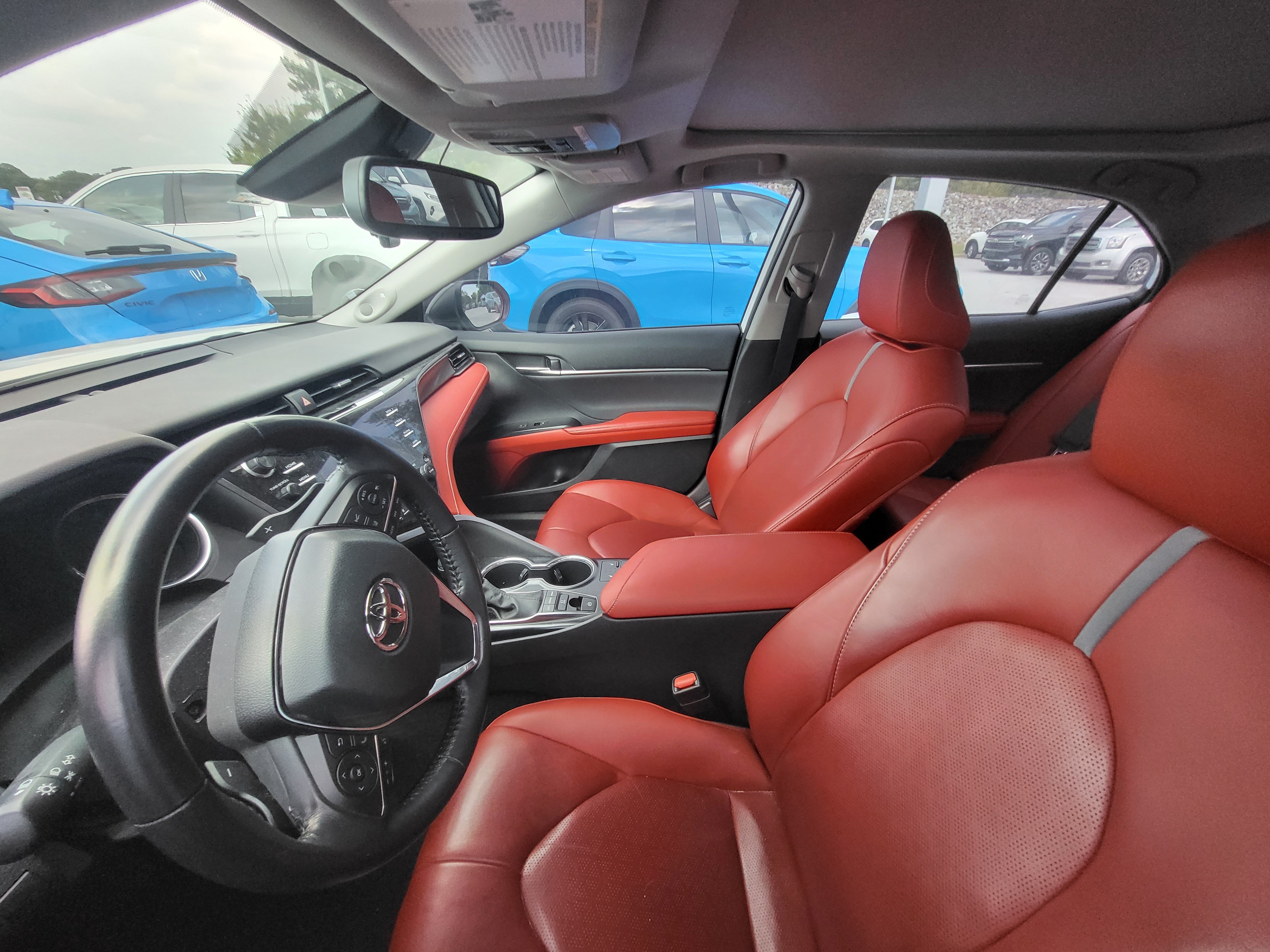 Used 2020 Toyota Camry XSE FWD image 10