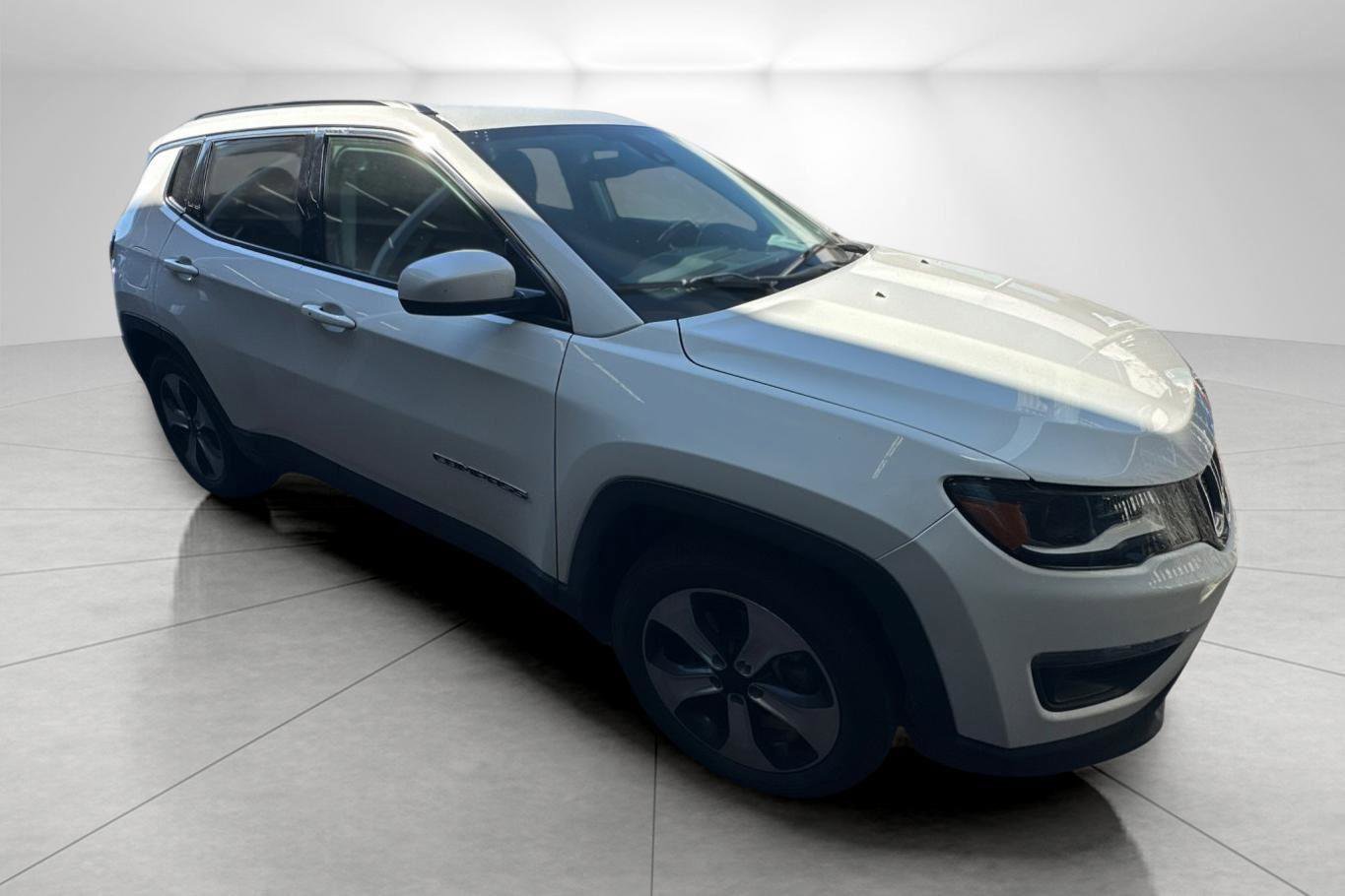 Used 2017 Jeep Compass Latitude w/ Popular Equipment Group image 1