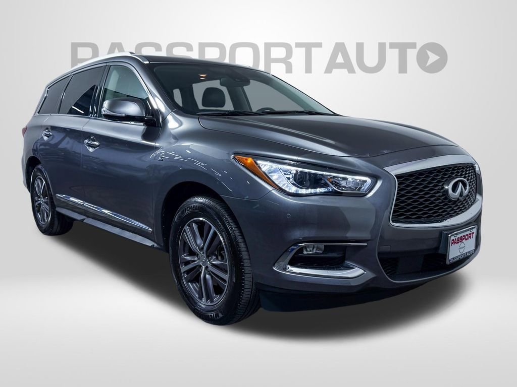 Used 2019 INFINITI QX60 Luxe w/ Essential Package image 3