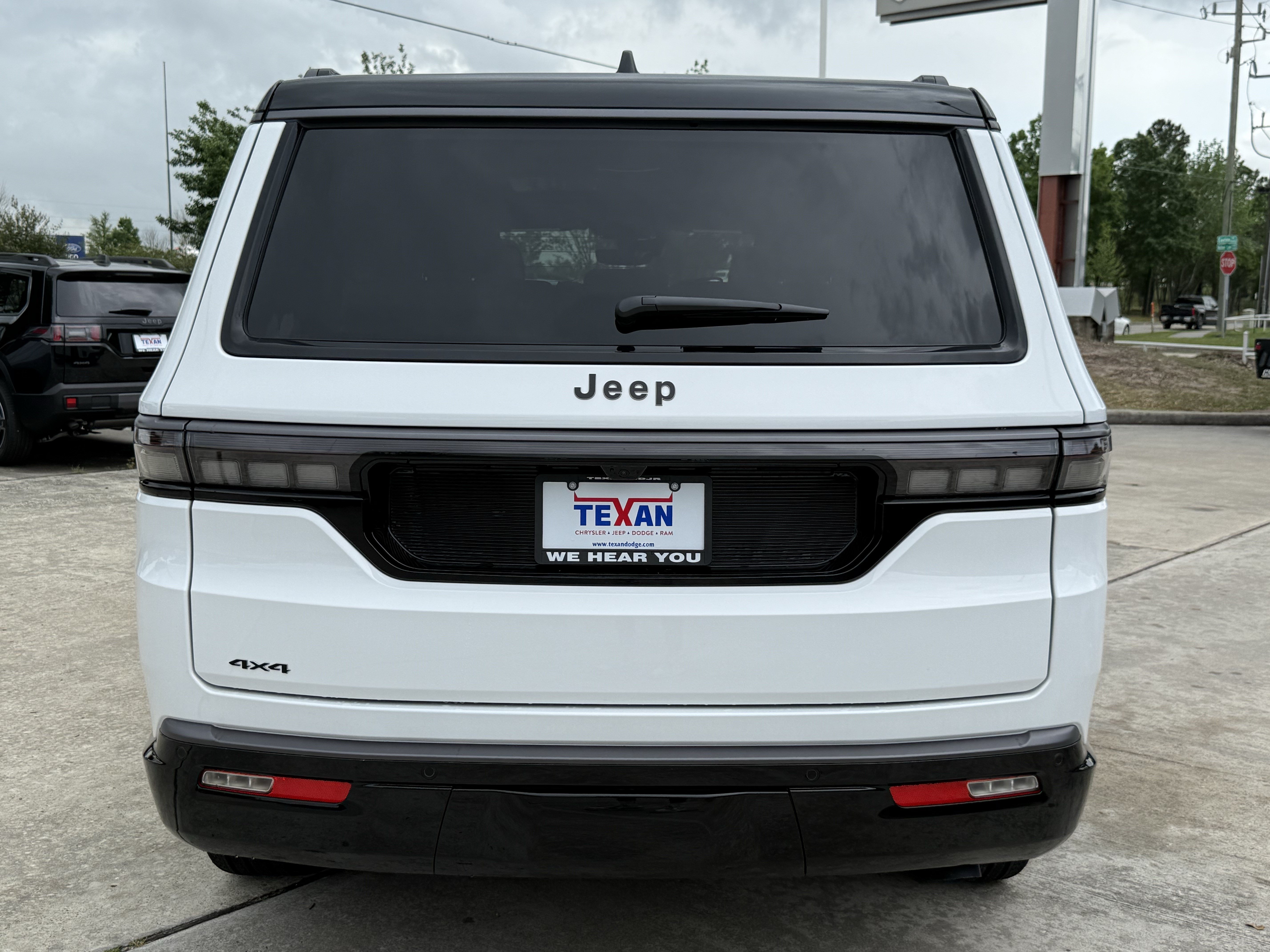 New 2026 Jeep Grand Wagoneer Summit AWD/4WD image 6