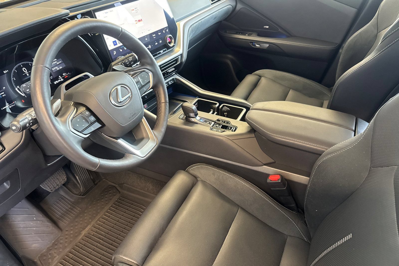 Used 2025 Lexus TX 350 AWD w/ Technology Package image 9