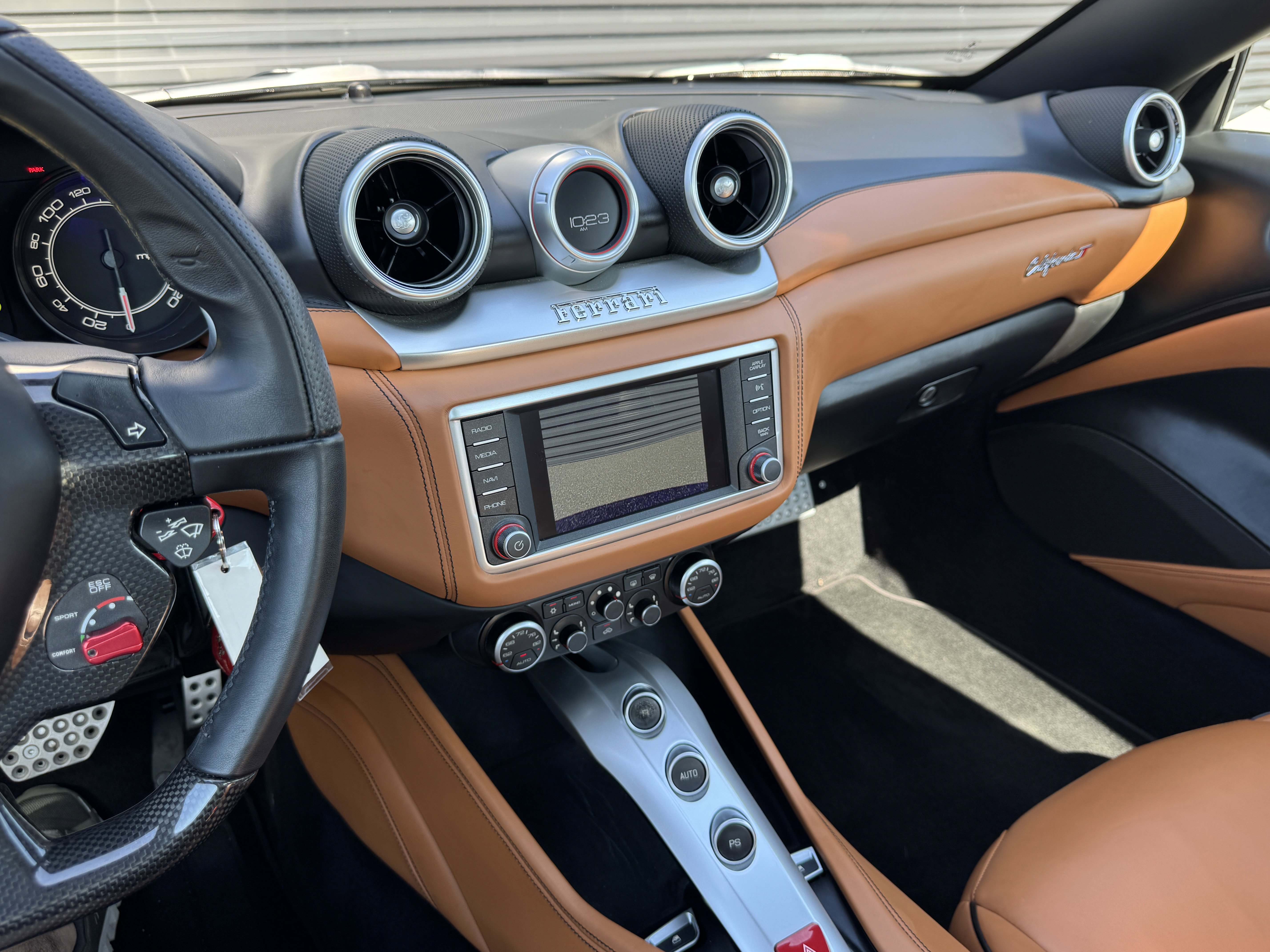 Used 2017 Ferrari California T image 32