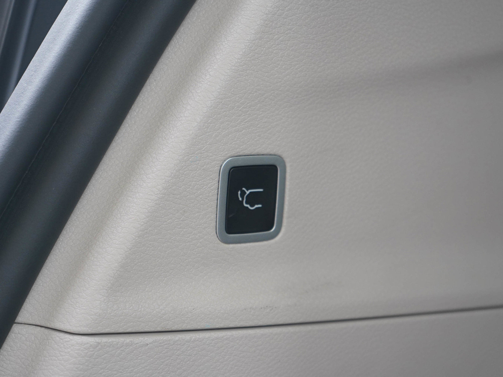 Used 2023 Chrysler Pacifica Touring-L FWD image 19