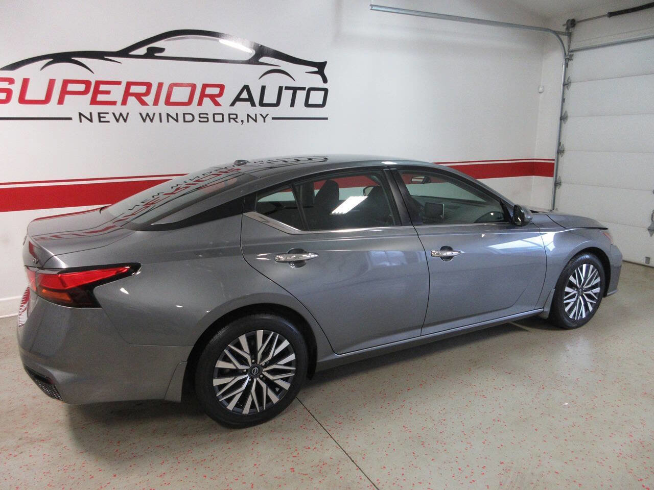 Used 2023 Nissan Altima 2.5 SV FWD image 4