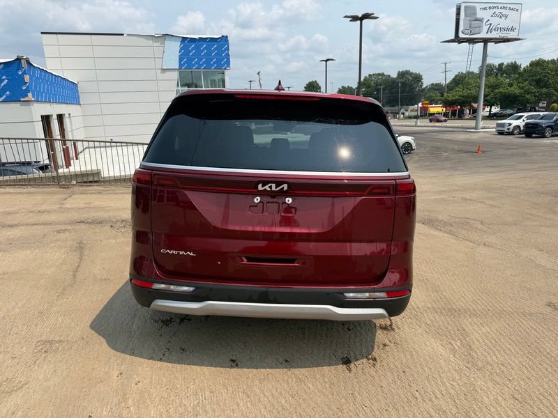 Certified 2023 Kia Carnival LX FWD image 7