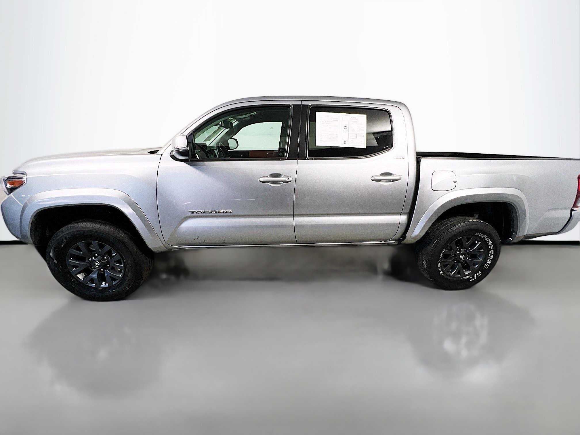 Used 2023 Toyota Tacoma SR5 image 9