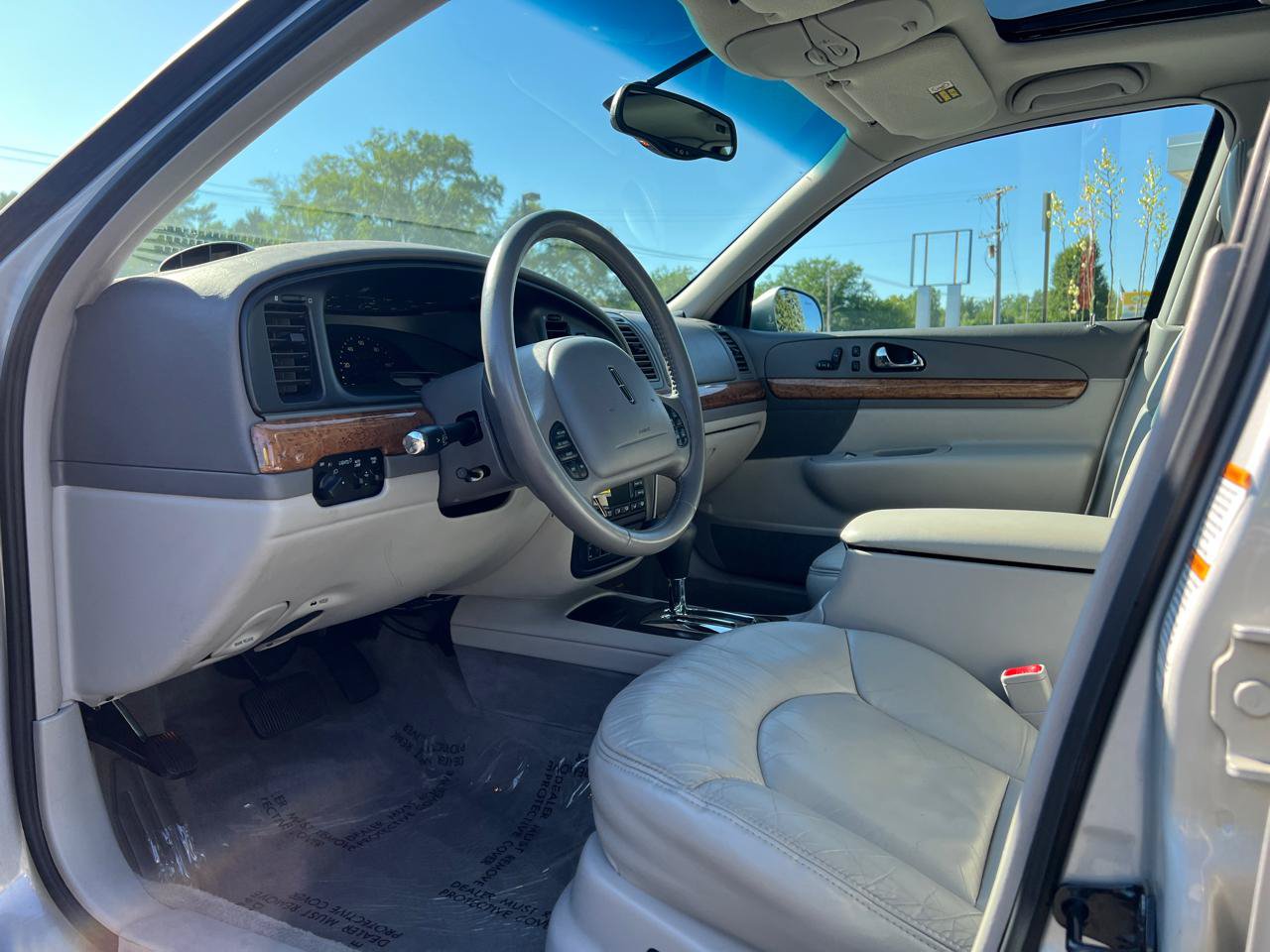 Used 2000 Lincoln Continental FWD image 16