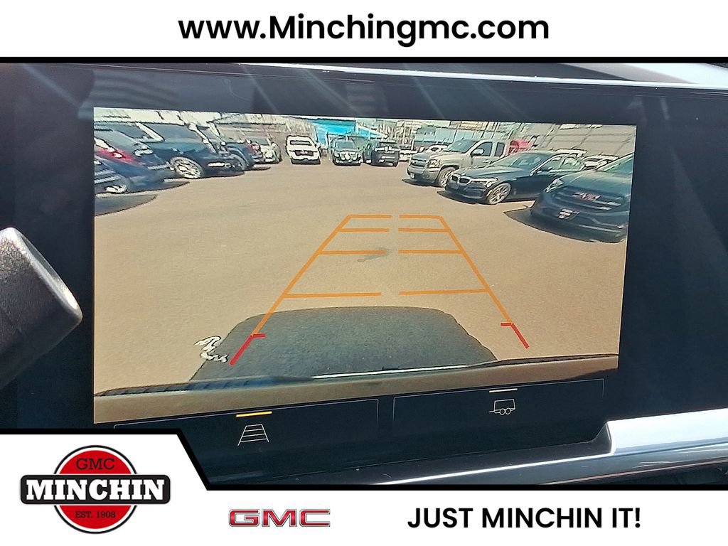 Used 2023 Chevrolet Suburban Premier AWD/4WD image 18