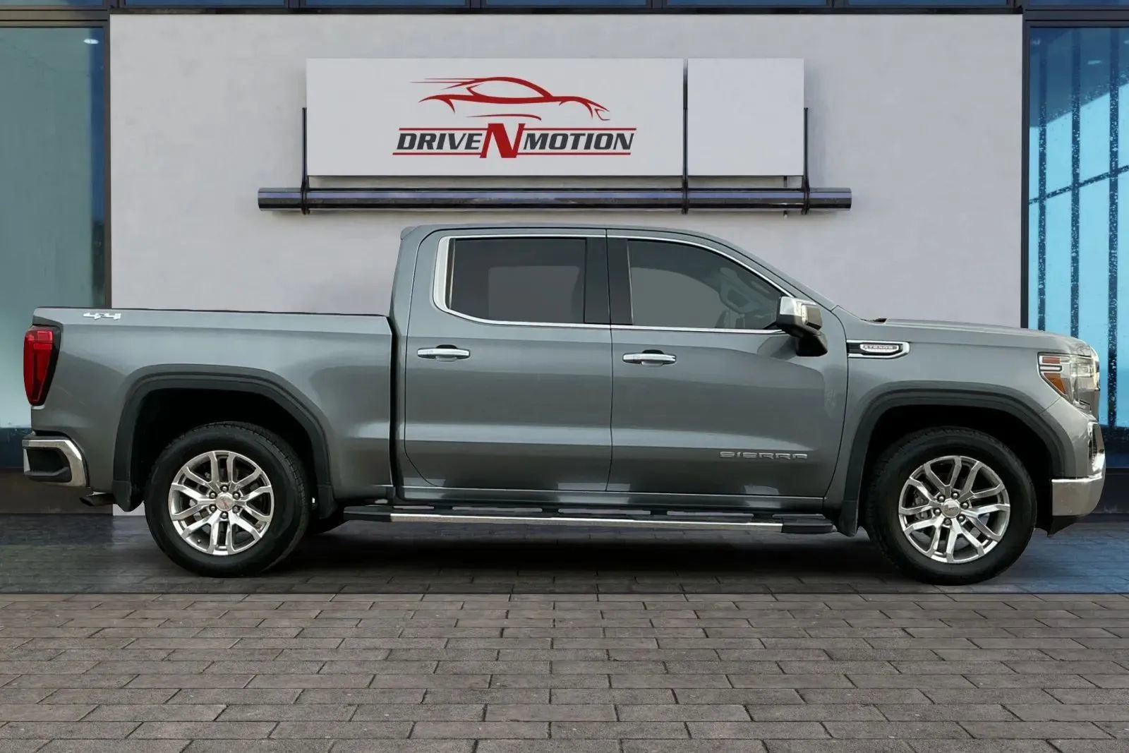 Used 2019 GMC Sierra 1500 SLT image 3