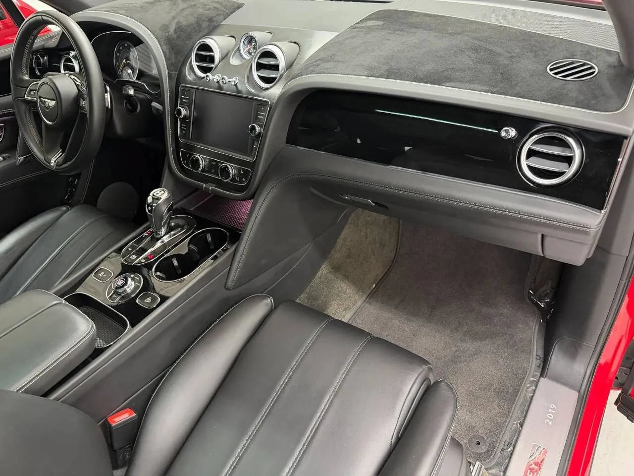 Used 2019 Bentley Bentayga AWD/4WD image 10