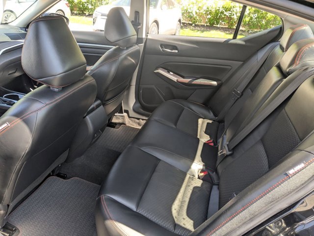 Used 2024 Nissan Altima 2.5 SR FWD image 16