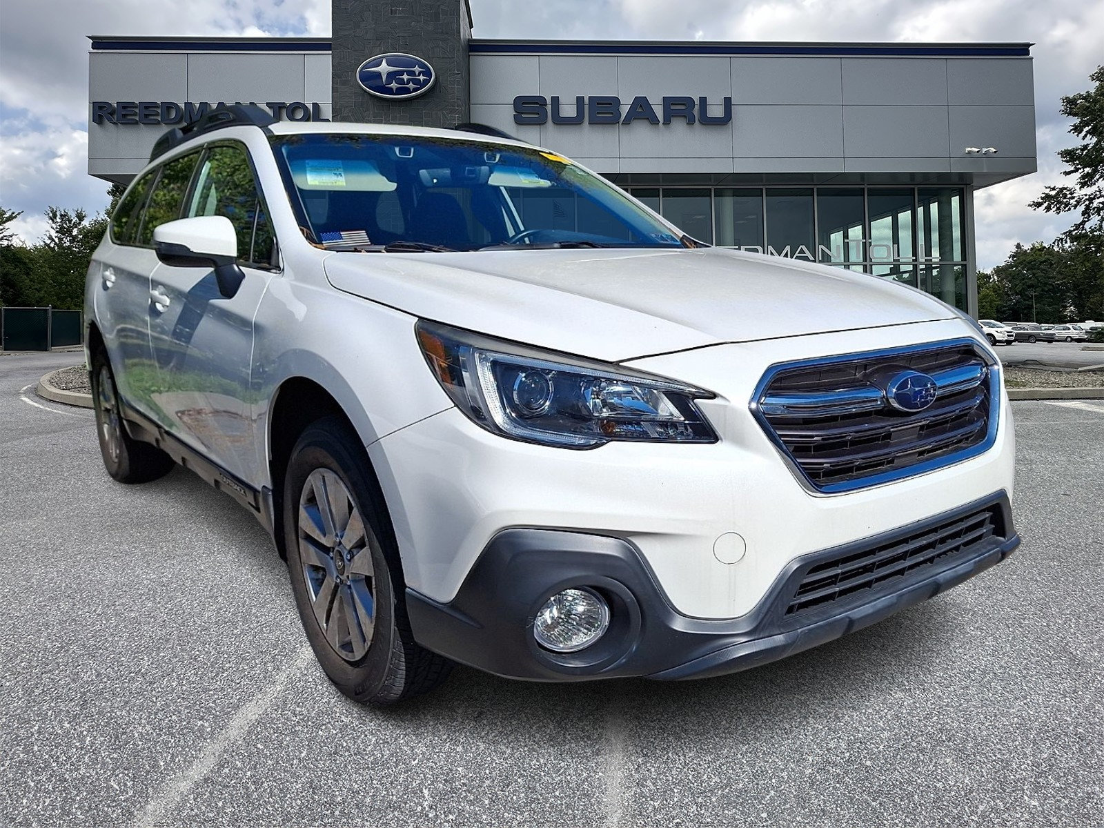 Used 2019 Subaru Outback 2.5i Premium w/ Popular Package #2 AWD/4WD image 1