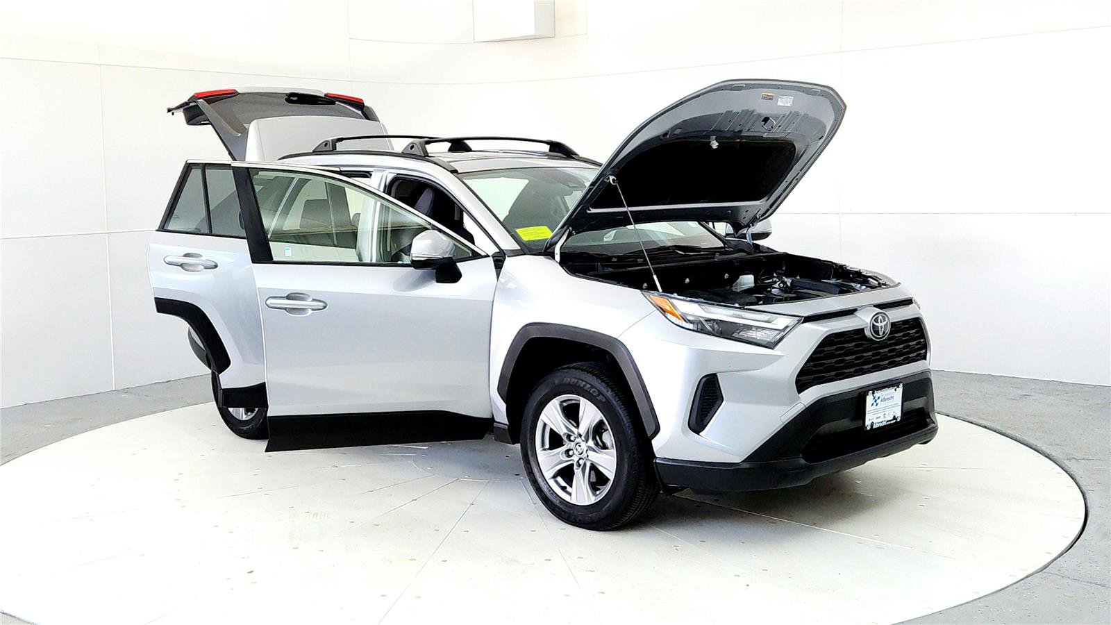 Used 2023 Toyota RAV4 XLE w/ Convenience Package image 12