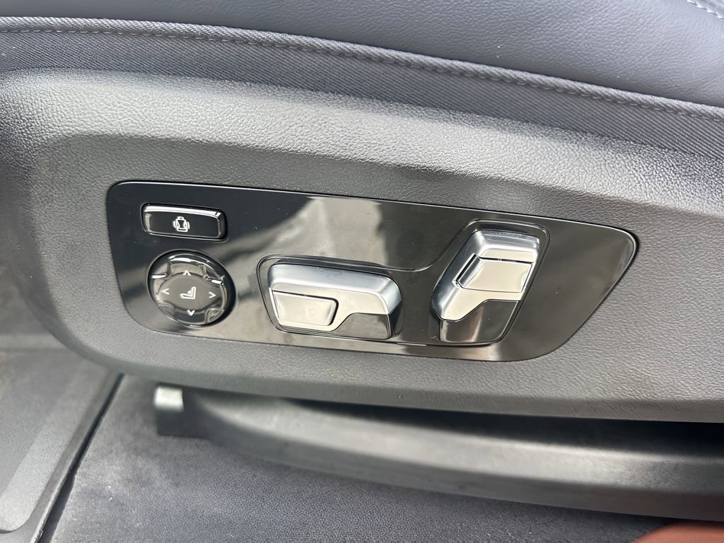 Used 2026 BMW XM Label Red image 10