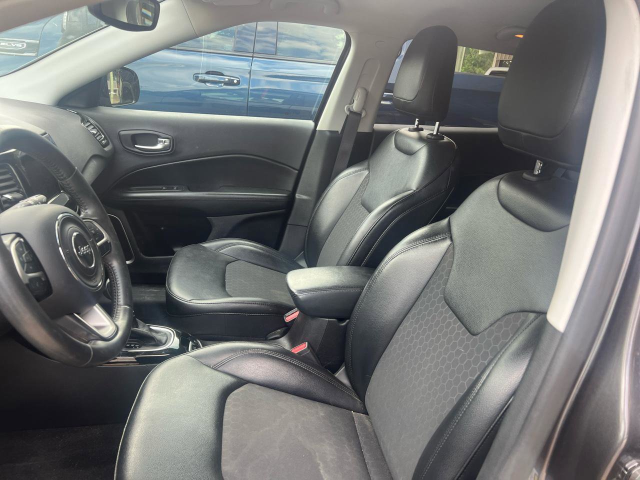 Used 2019 Jeep Compass Latitude FWD image 9
