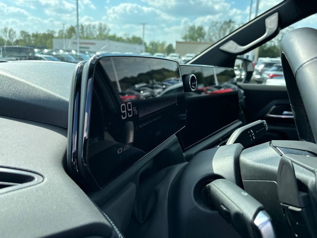 New 2025 Chevrolet Silverado EV LT image 18