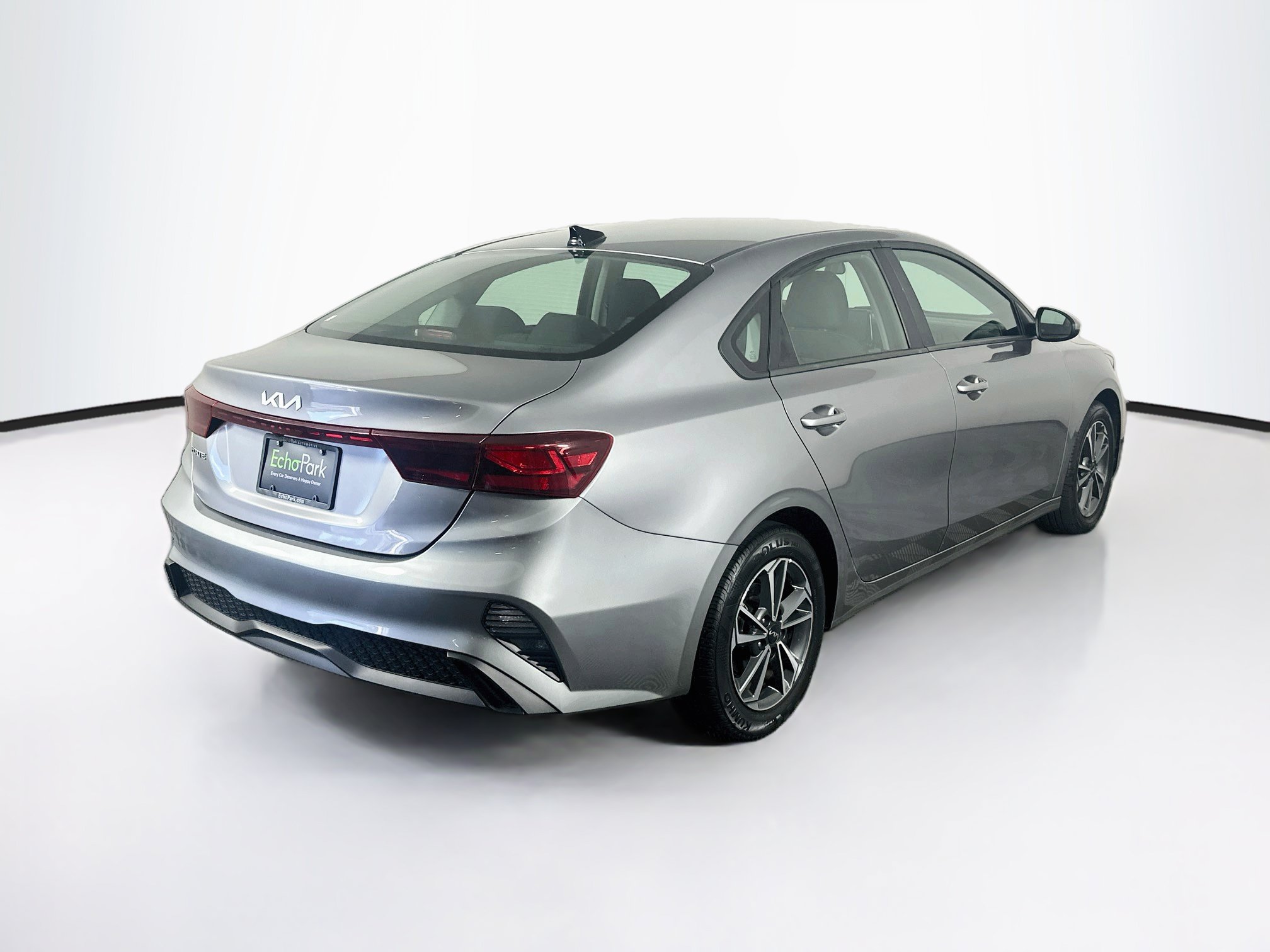 Used 2024 Kia Forte LXS FWD image 9