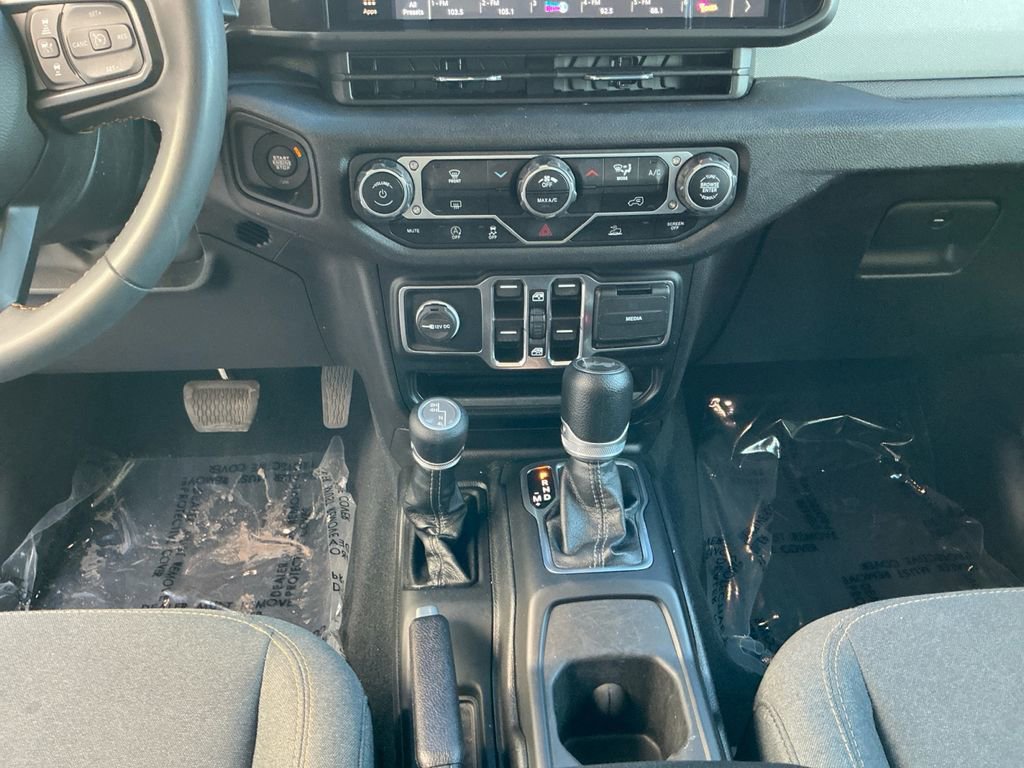 Used 2024 Jeep Wrangler Sport S image 10