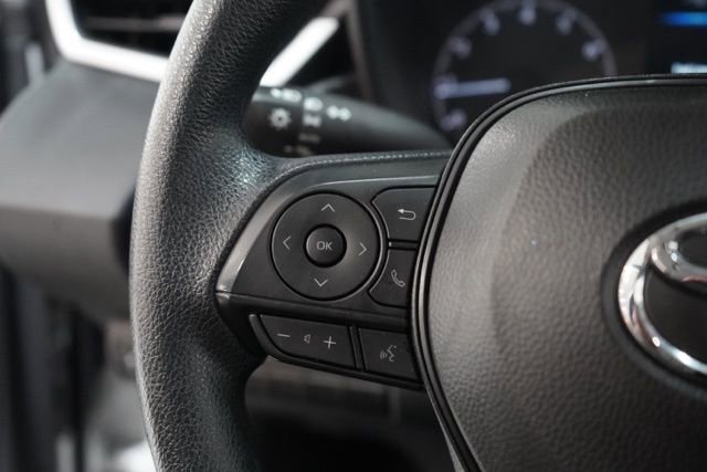 Used 2025 Toyota Corolla LE image 21