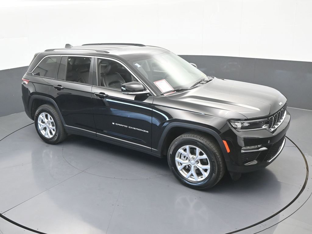 Used 2024 Jeep Grand Cherokee Limited w/ Luxury Tech Group II image 61