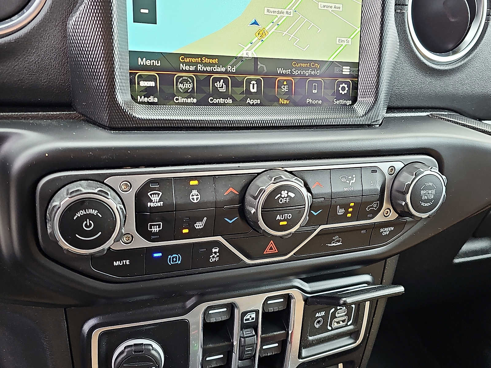 Used 2023 Jeep Wrangler Unlimited Rubicon 4xe w/ Cold Weather Group AWD/4WD image 16