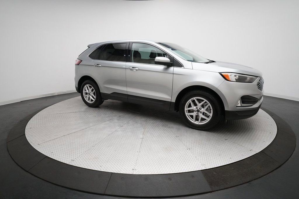 Used 2023 Ford Edge SEL w/ Convenience Package image 13