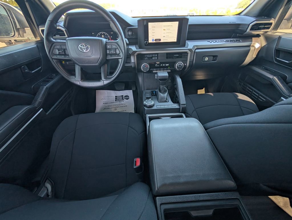 Used 2025 Toyota Tacoma SR5 AWD/4WD image 25