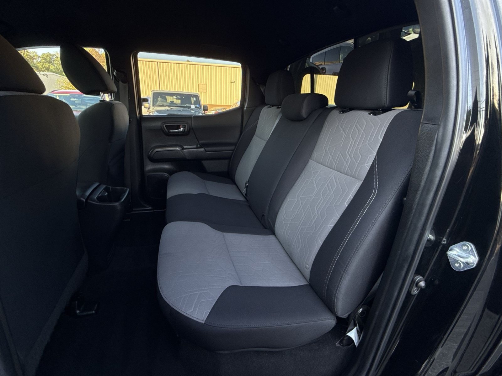 Used 2022 Toyota Tacoma TRD Off-Road AWD/4WD image 24