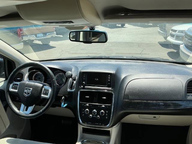 Used 2013 Dodge Grand Caravan SXT w/ UConnect Hands-Free Group FWD image 15