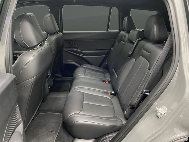 New 2026 Jeep Cherokee Overland w/ Trailer Tow Group image 32