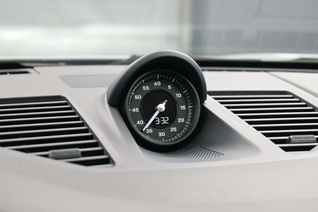 Certified 2025 Porsche 911 Carrera RWD image 19