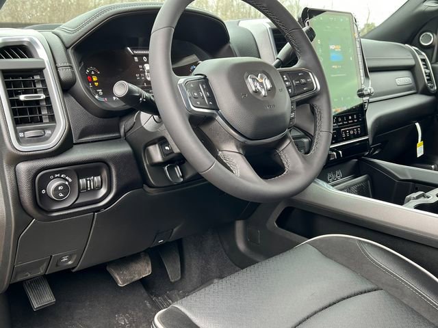 Used 2025 RAM 3500 Laramie AWD/4WD image 28