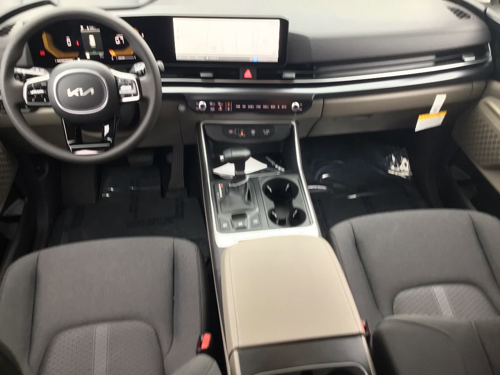 New 2026 Kia Carnival LX image 17
