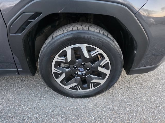 Used 2025 Subaru Forester Premium AWD/4WD image 13
