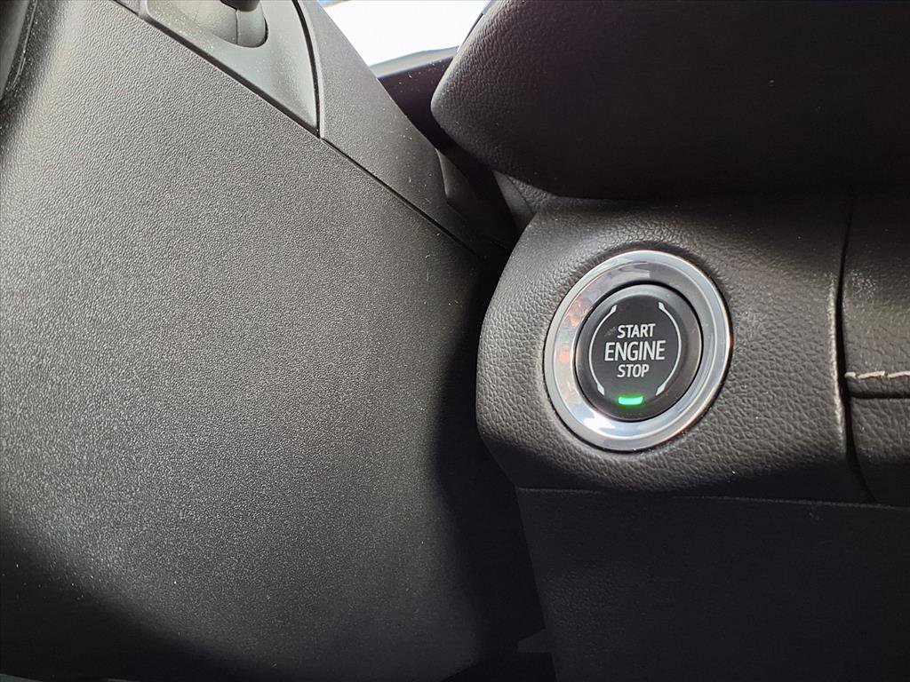 Used 2022 Buick Envision Essence w/ Technology Package I image 19