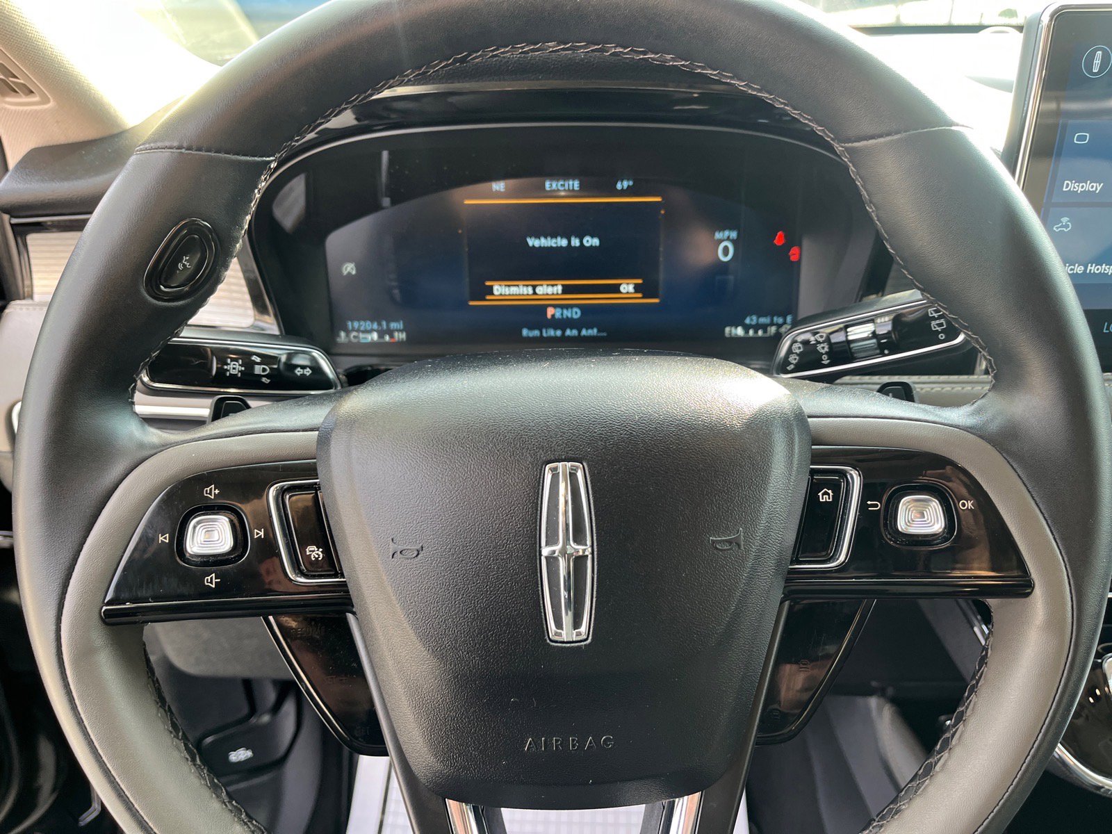 Used 2023 Lincoln Corsair AWD image 15