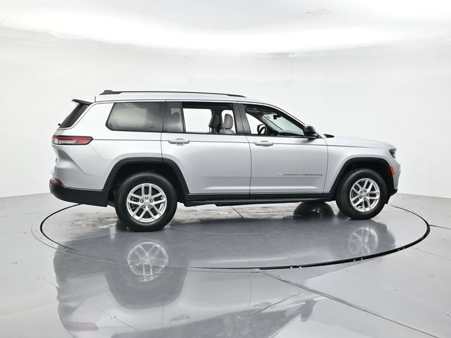 Used 2023 Jeep Grand Cherokee L Laredo w/ Luxury Tech Group I AWD/4WD image 2