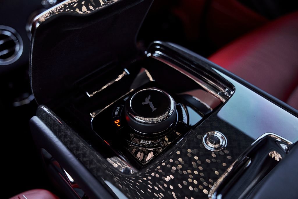 Used 2024 Rolls-Royce Cullinan Black Badge w/ Dark Exterior Package image 57