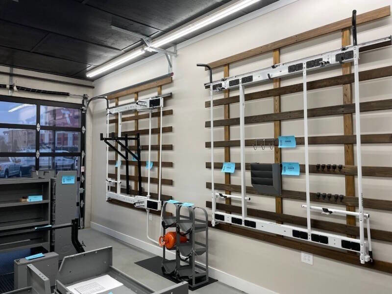 Used 2019 Ford Transit 150 XLT image 18