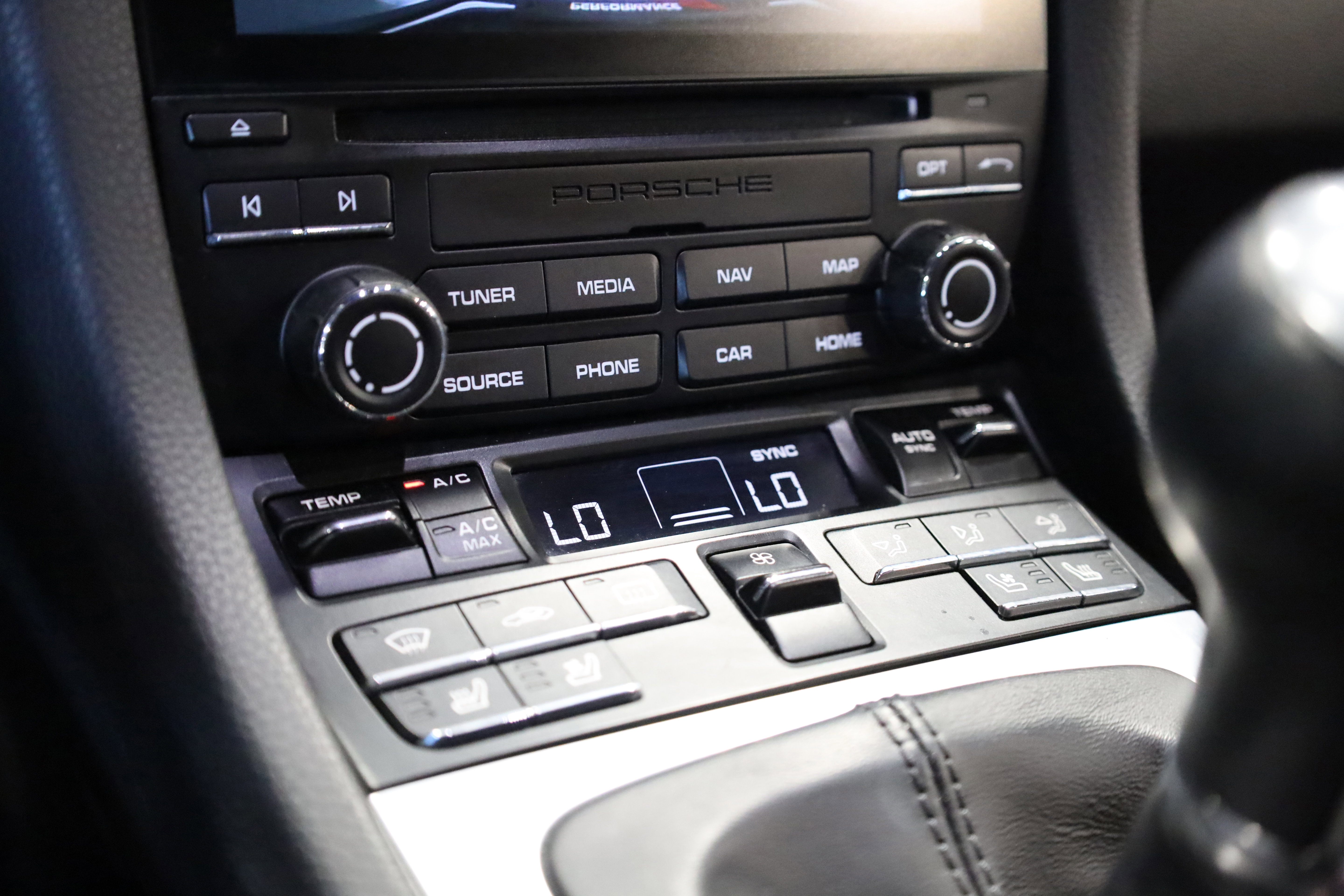 Used 2018 Porsche 718 Cayman S image 29