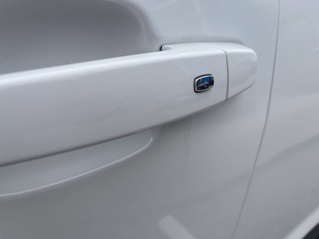 Used 2023 GMC Acadia SLE w/ Driver Convenience Package FWD image 19