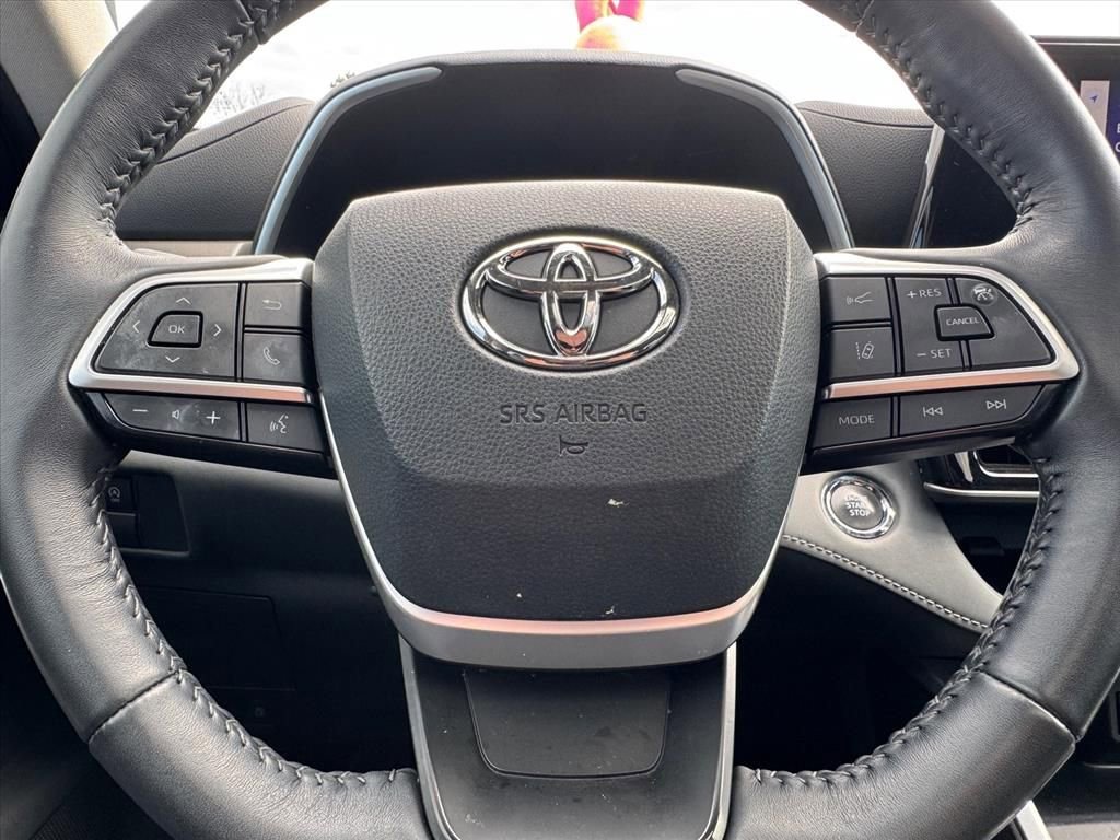 Used 2023 Toyota Highlander XLE image 17