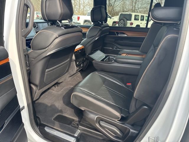 Used 2024 Jeep Grand Wagoneer L Series III image 20