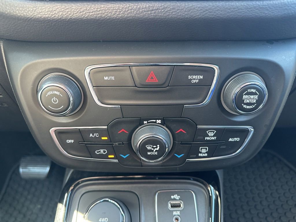 Used 2018 Jeep Compass Latitude w/ Popular Equipment Group AWD/4WD image 24